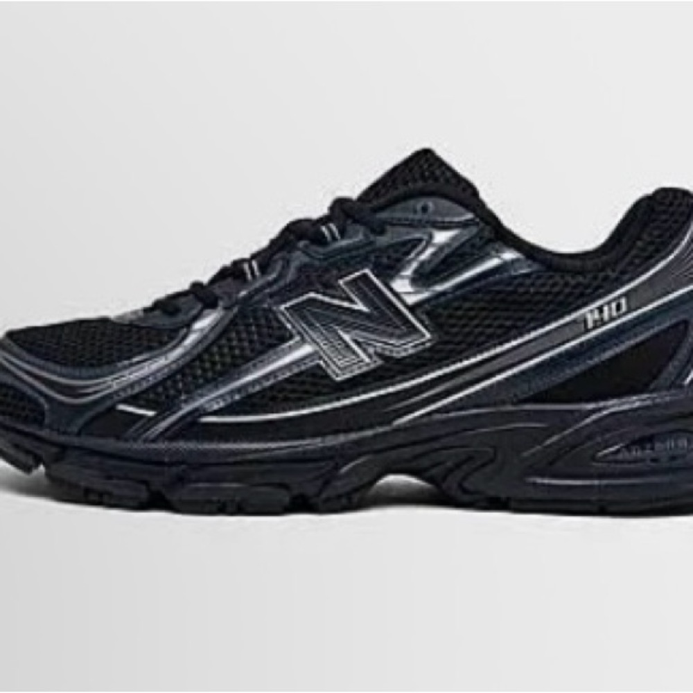 New Balance Black and Gray Sneakers